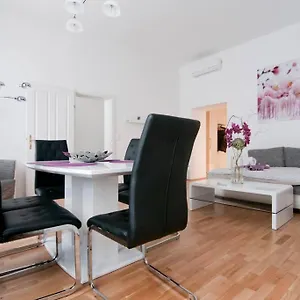  Appartamento Center Austria